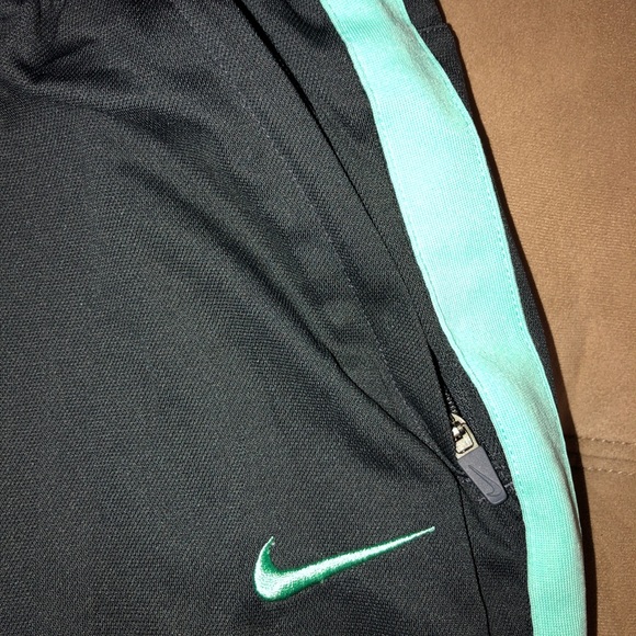 Nike soccer sweats - Picture 2 of 3